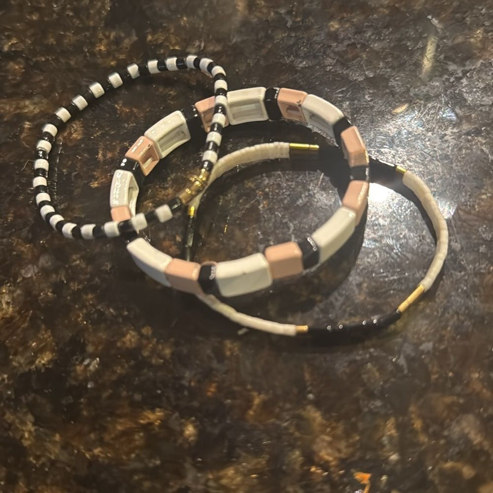 Elegant Black Peach White & Gold Bracelet Set of 3 STRETCH Bracelets - NEW
